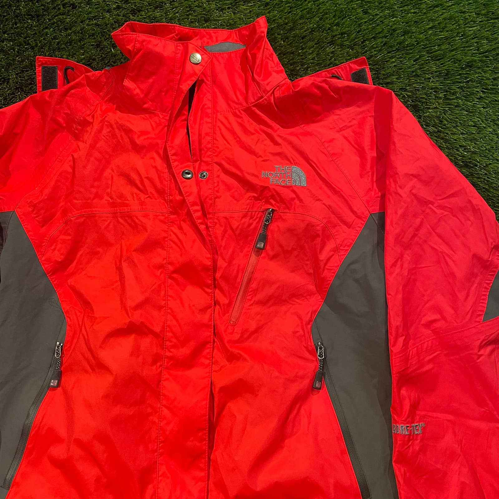 The North Face Summit Series Gore-Tex Jacket Size Small
