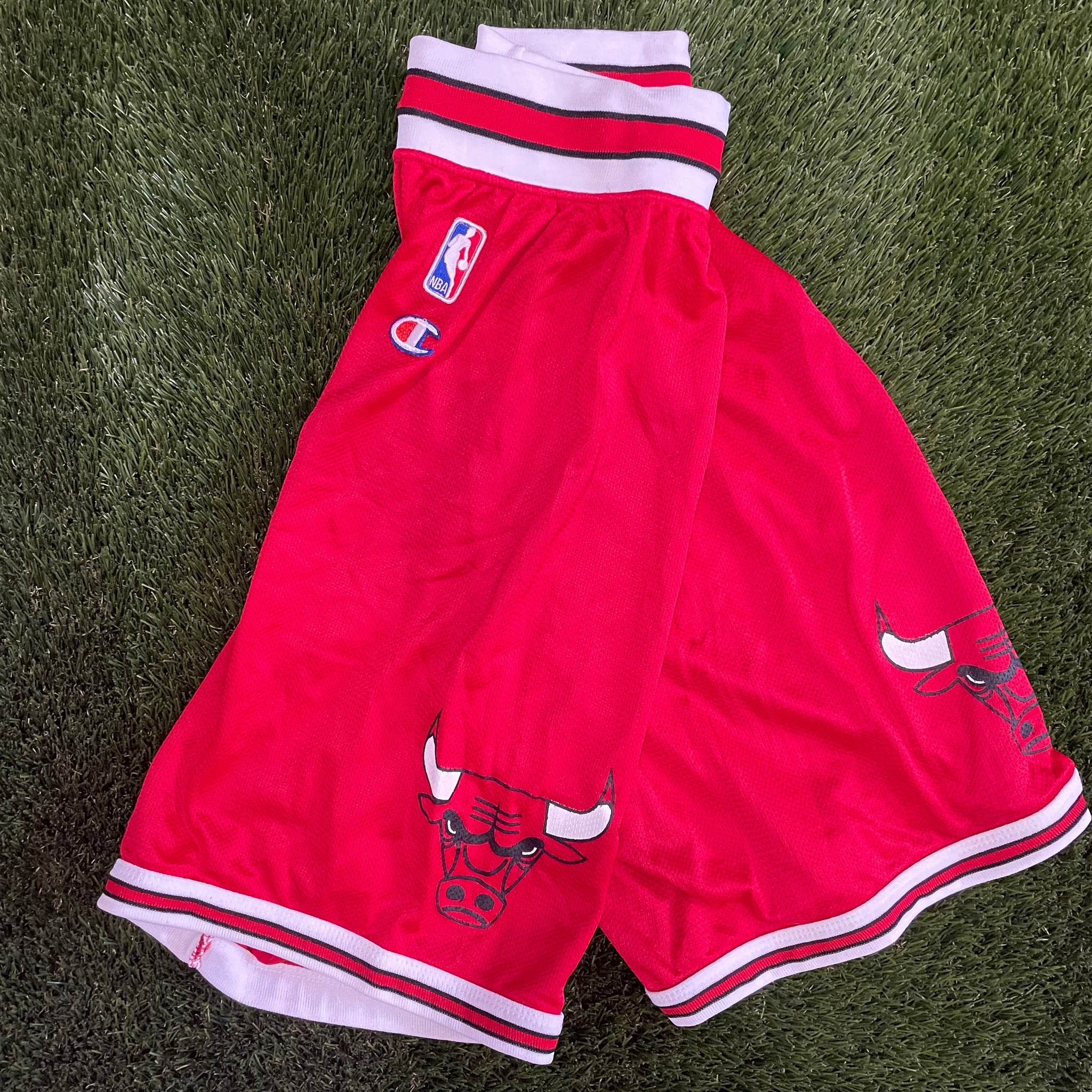 NBA, Shorts, Retro Chicago Bulls Pro Standard Mens Size Large Six Time  Champions Shorts Red